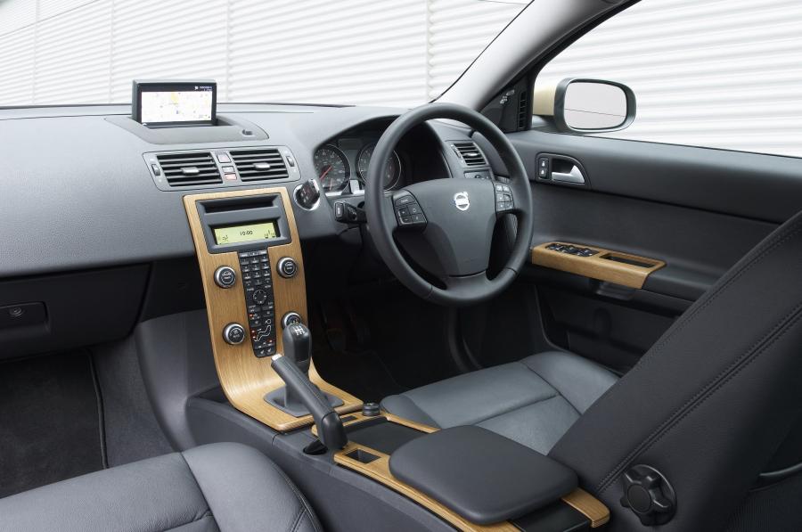  Volvo S40 2008 года  (фото 81 из 105)